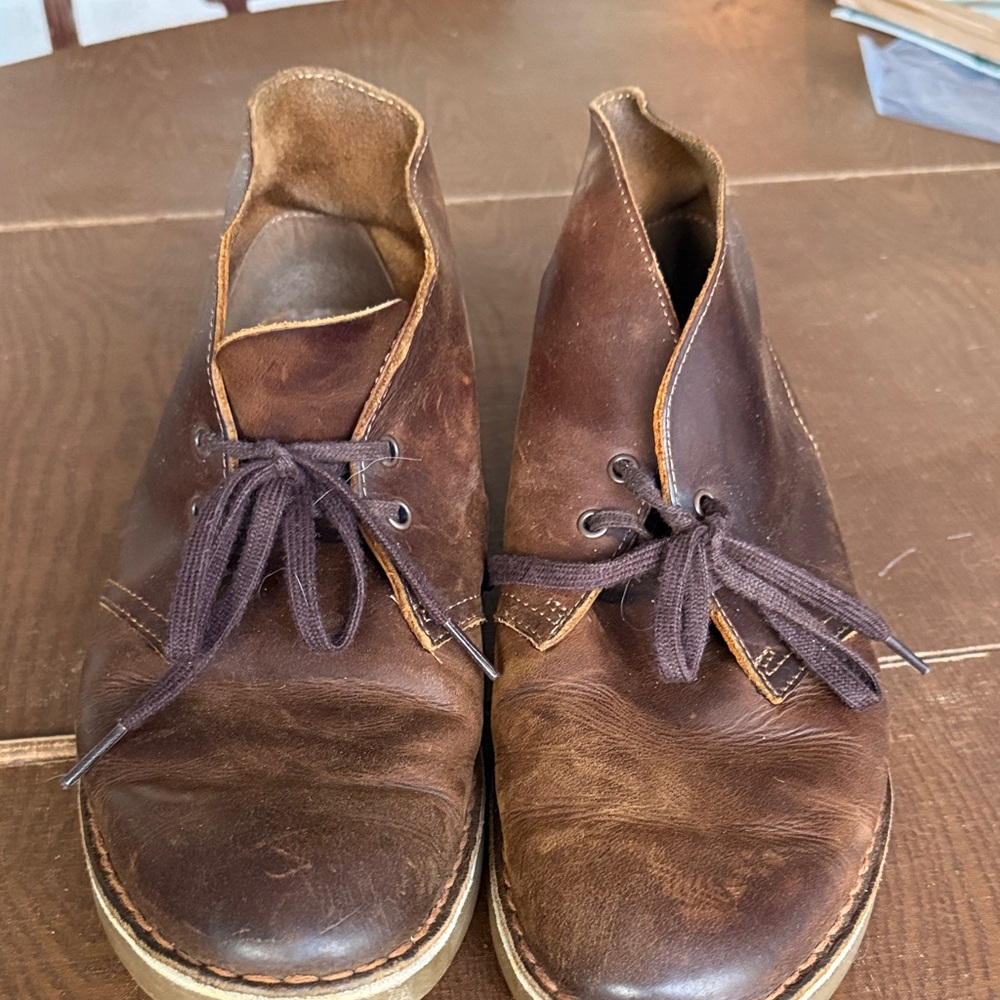 Clark’s men’s brown desert boots size 9